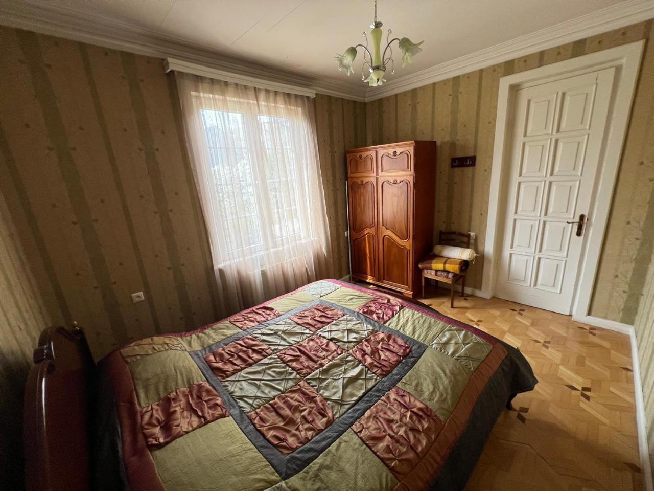 Hébergement de vacances Cozy 5bd House With Frontyard *